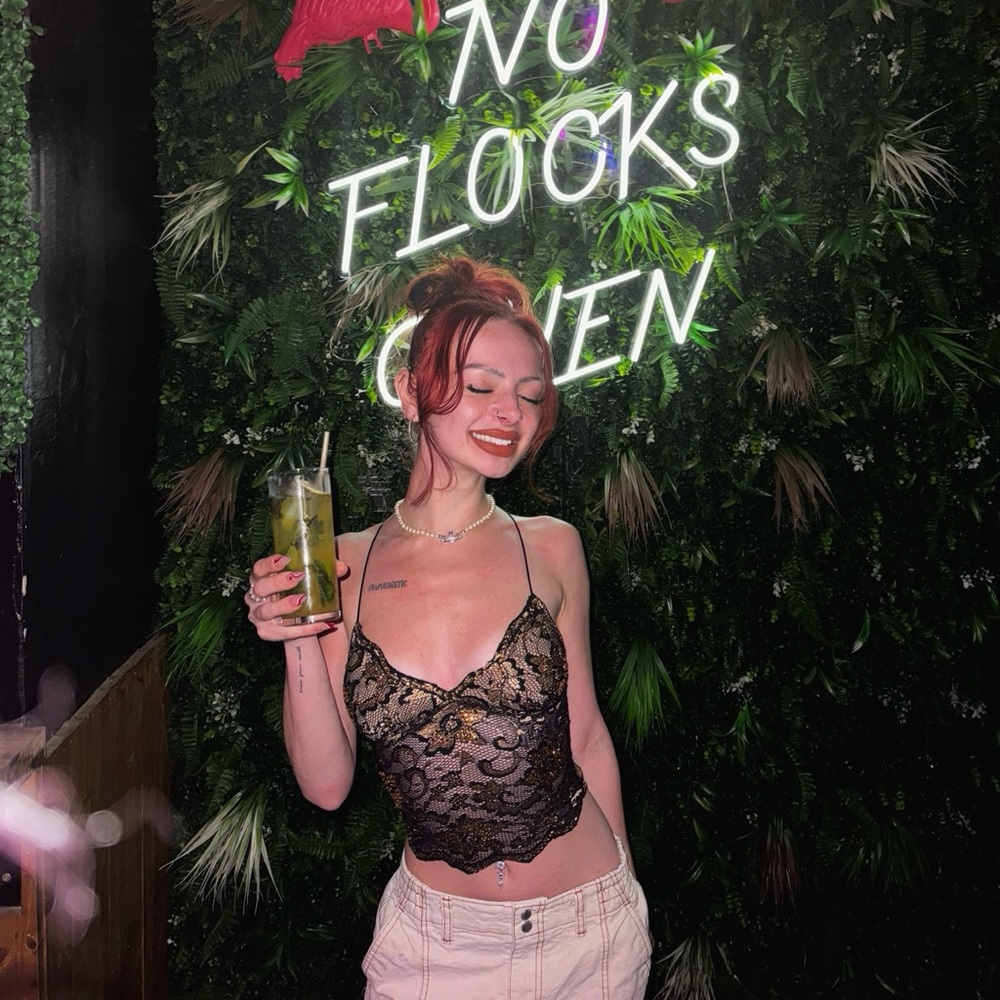 Meet your Posher, Danielle